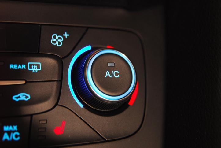 Panel klimatyzacji z gałką